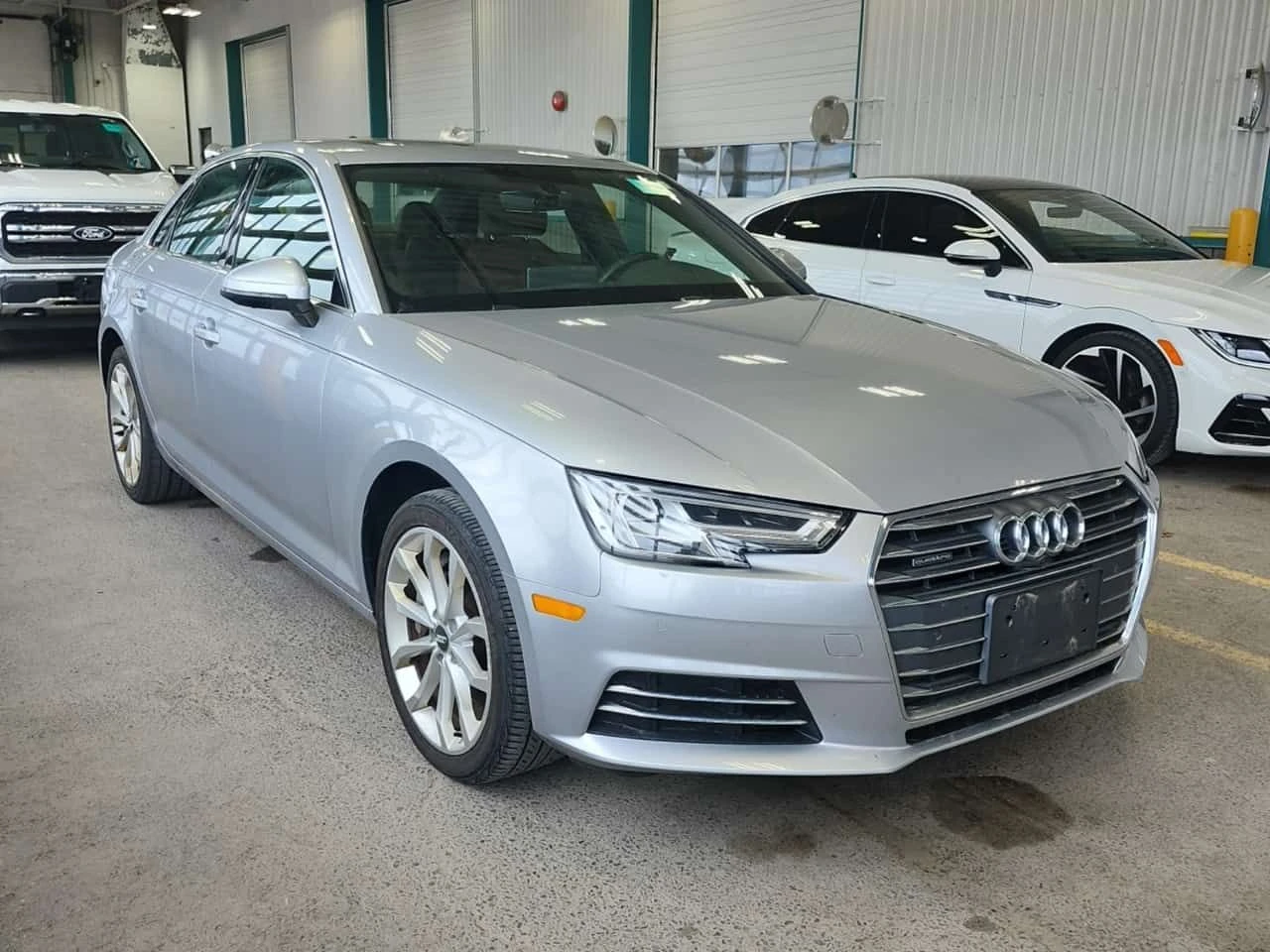 Audi A4 * CARFAX * 2 КЛЮЧА * 360 КАМЕРА * ОБДУХВАНЕ * , снимка 2 - Автомобили и джипове - 54422062