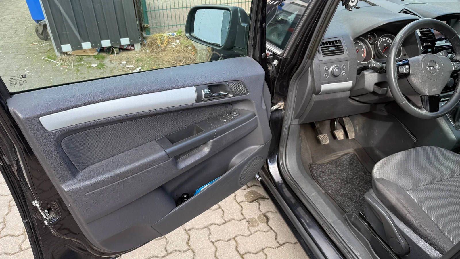 Opel Zafira, снимка 7 - Автомобили и джипове - 54483488