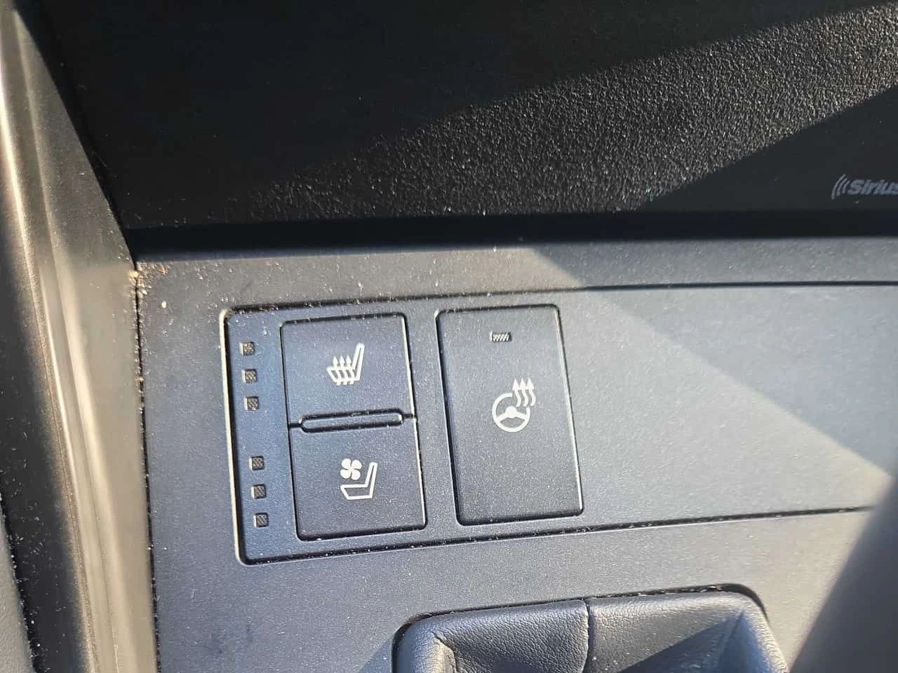 Lexus IS 300  * DISTRONIC* PANO* ОБДУХВАНЕ* , снимка 11 - Автомобили и джипове - 54580588
