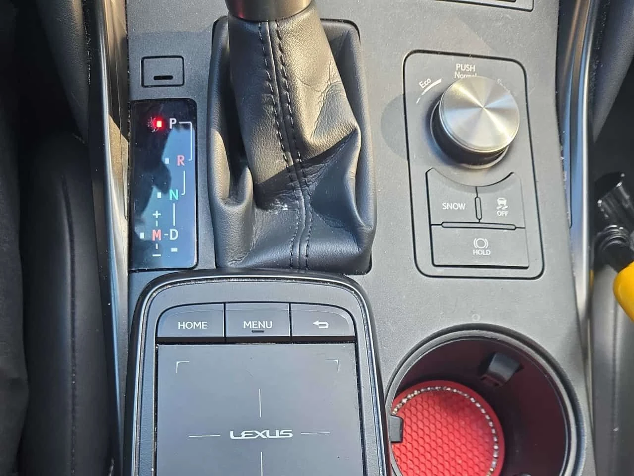 Lexus IS 300  * DISTRONIC* PANO* ОБДУХВАНЕ* , снимка 12 - Автомобили и джипове - 54580588
