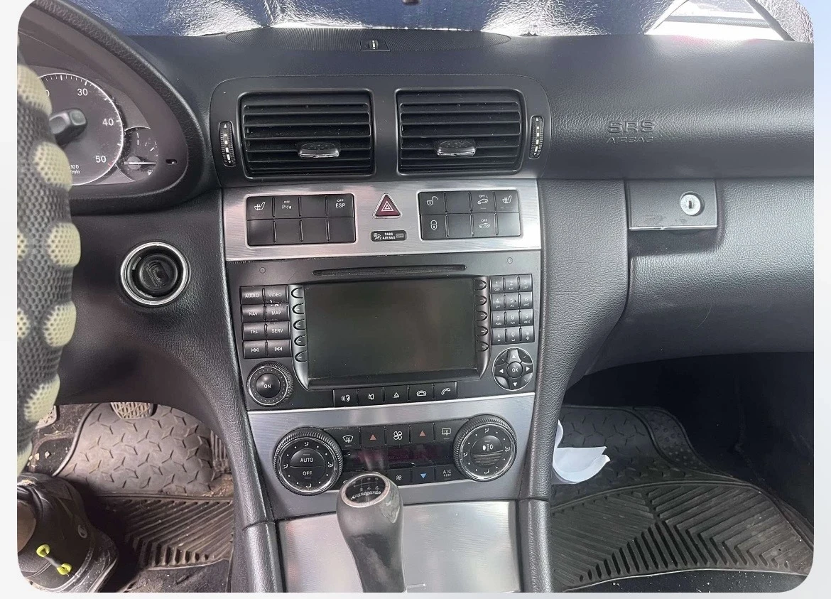 Mercedes-Benz C 320, снимка 5 - Автомобили и джипове - 54670557