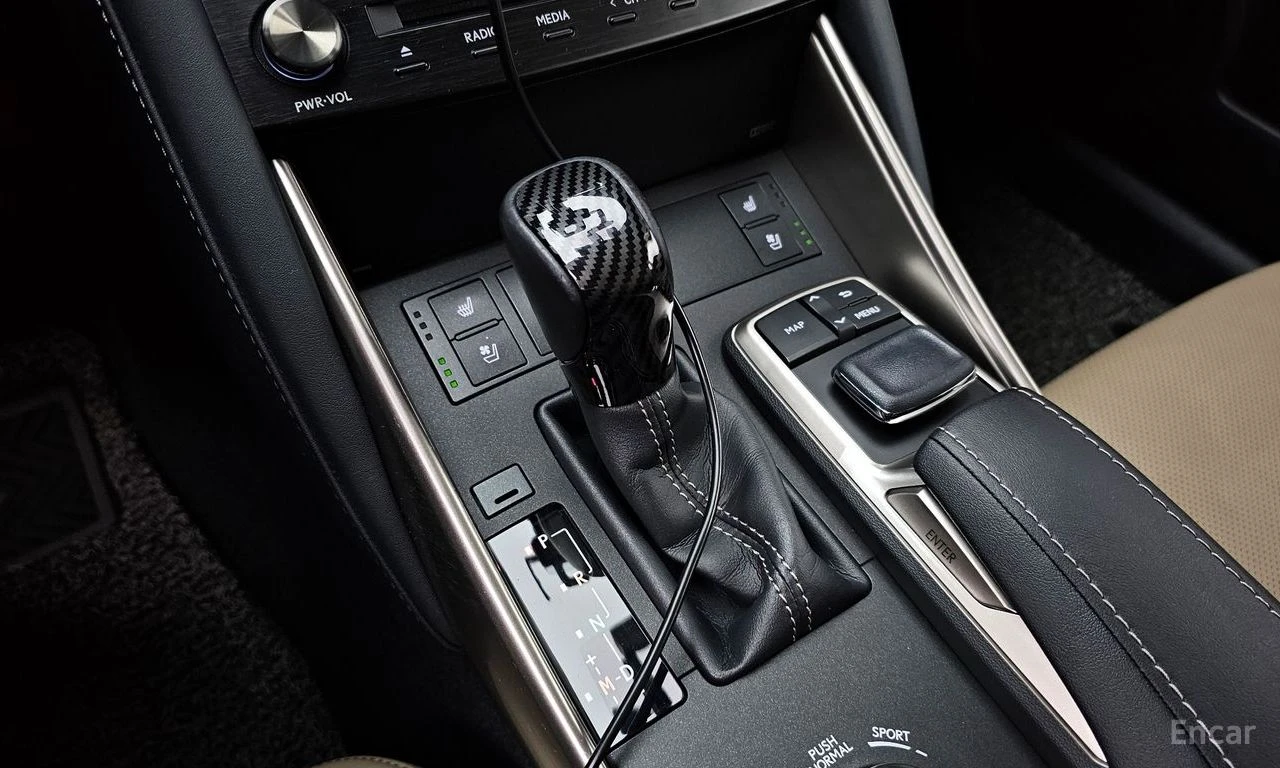 Lexus IS 200 t* SUPREME* ПОДГРЕВ* ОБДУХВАНЕ* НАВИГАЦИЯ* , снимка 7 - Автомобили и джипове - 54749689