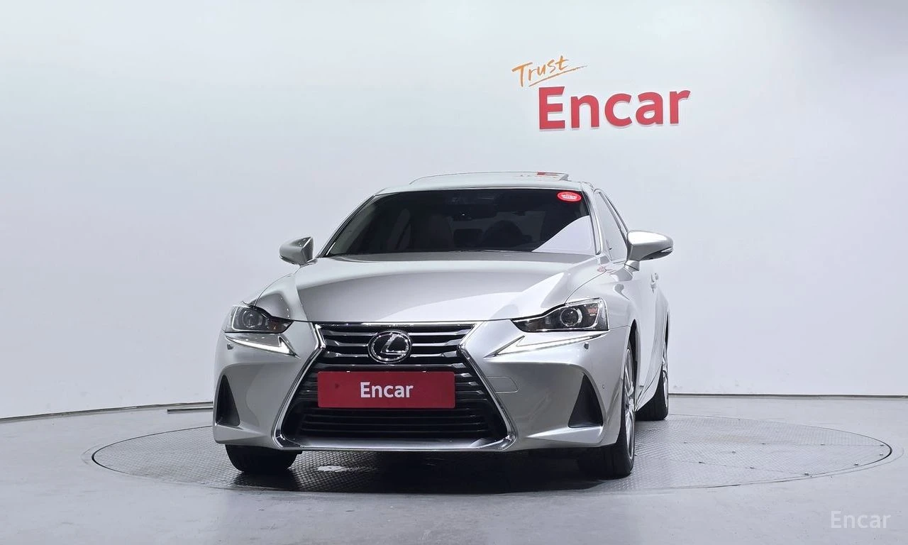 Lexus IS 200 t* SUPREME* ПОДГРЕВ* ОБДУХВАНЕ* НАВИГАЦИЯ* 