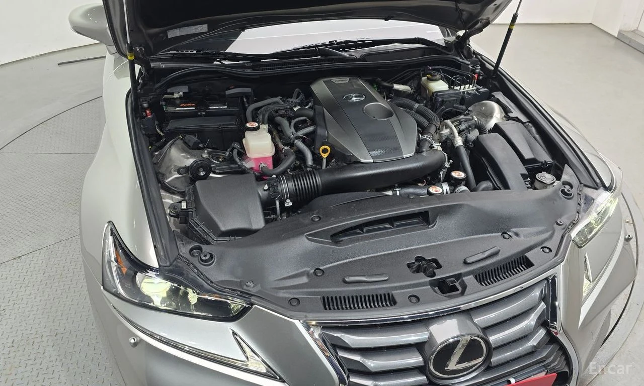 Lexus IS 200 t* SUPREME* ПОДГРЕВ* ОБДУХВАНЕ* НАВИГАЦИЯ* , снимка 14 - Автомобили и джипове - 54749689