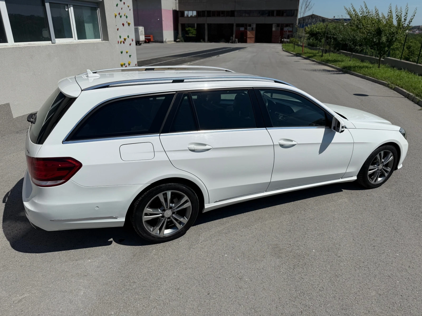 Mercedes-Benz E 220 2.2  CDI BLUETEC, снимка 12 - Автомобили и джипове - 54864457