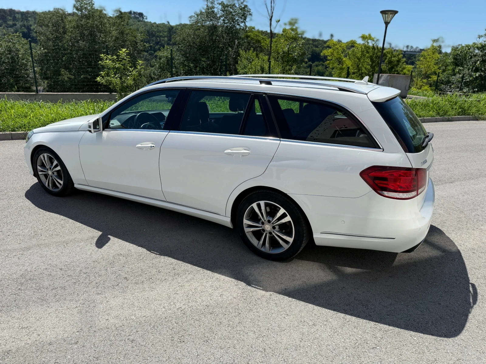Mercedes-Benz E 220 2.2  CDI BLUETEC, снимка 3 - Автомобили и джипове - 54864457