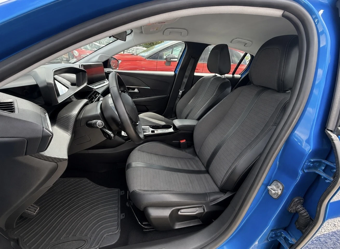 Peugeot 208 Учебен, снимка 6 - Автомобили и джипове - 55387333