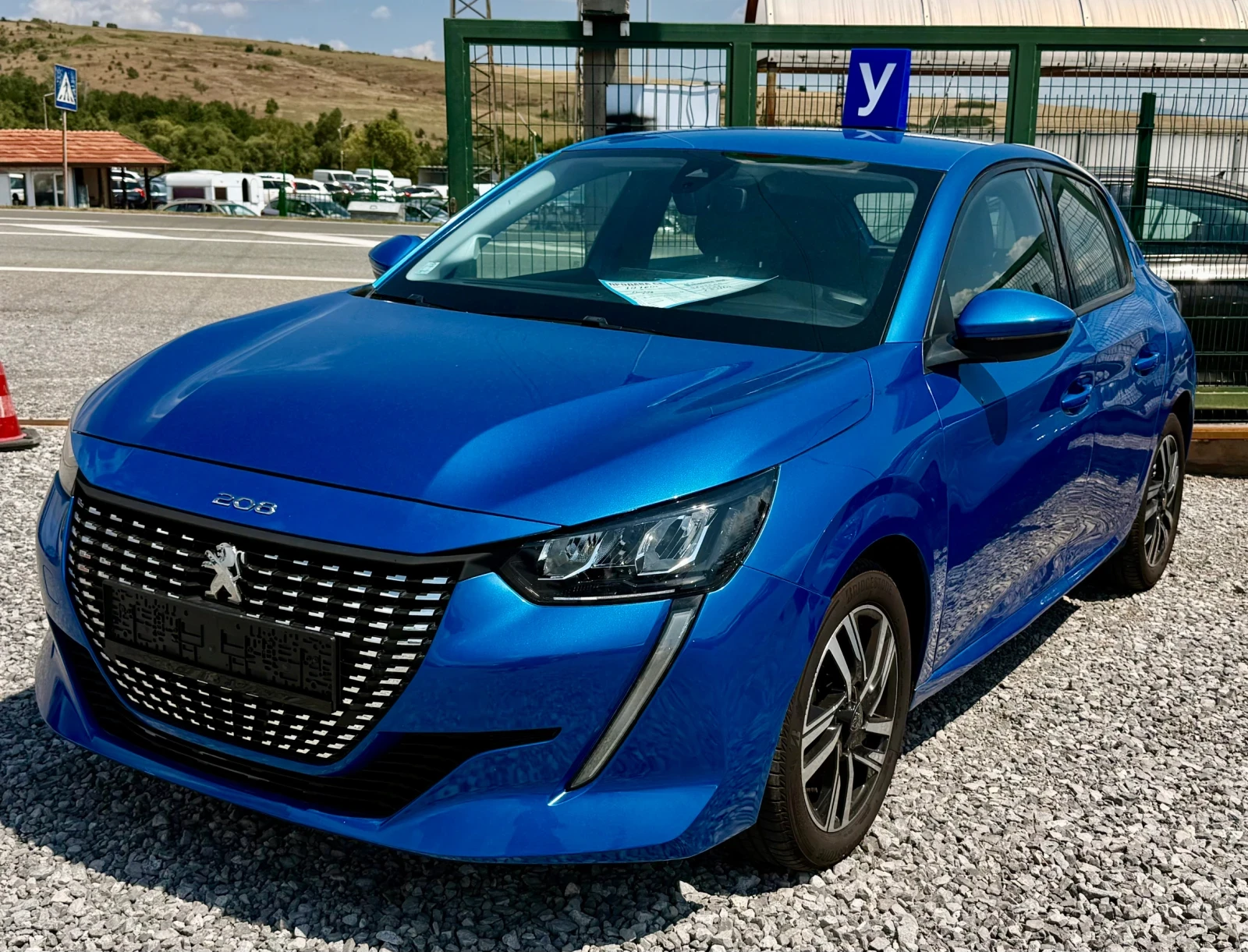 Peugeot 208 Учебен