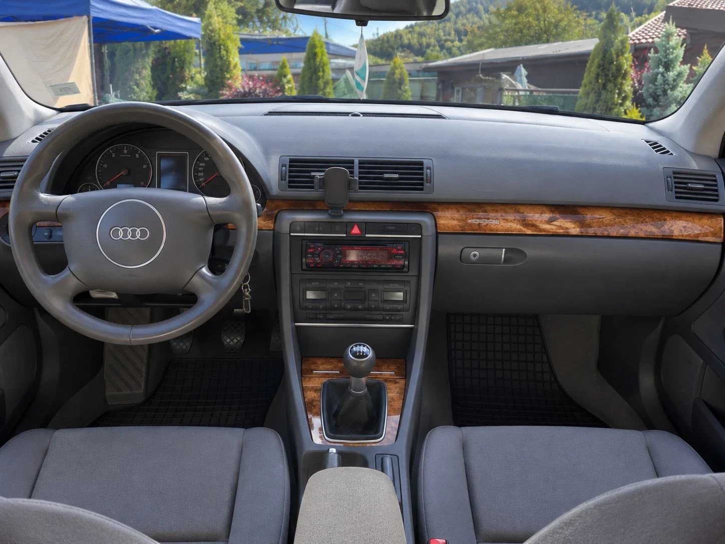 Audi A4 2.0 130кс. ГАЗ! + Зимни гуми! , снимка 7 - Автомобили и джипове - 56324939