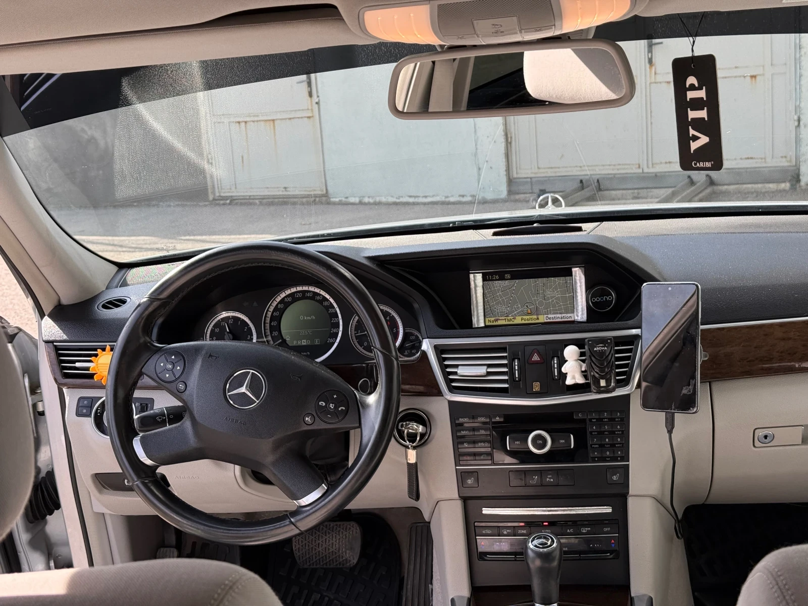 Mercedes-Benz E 220, снимка 10 - Автомобили и джипове - 56437357