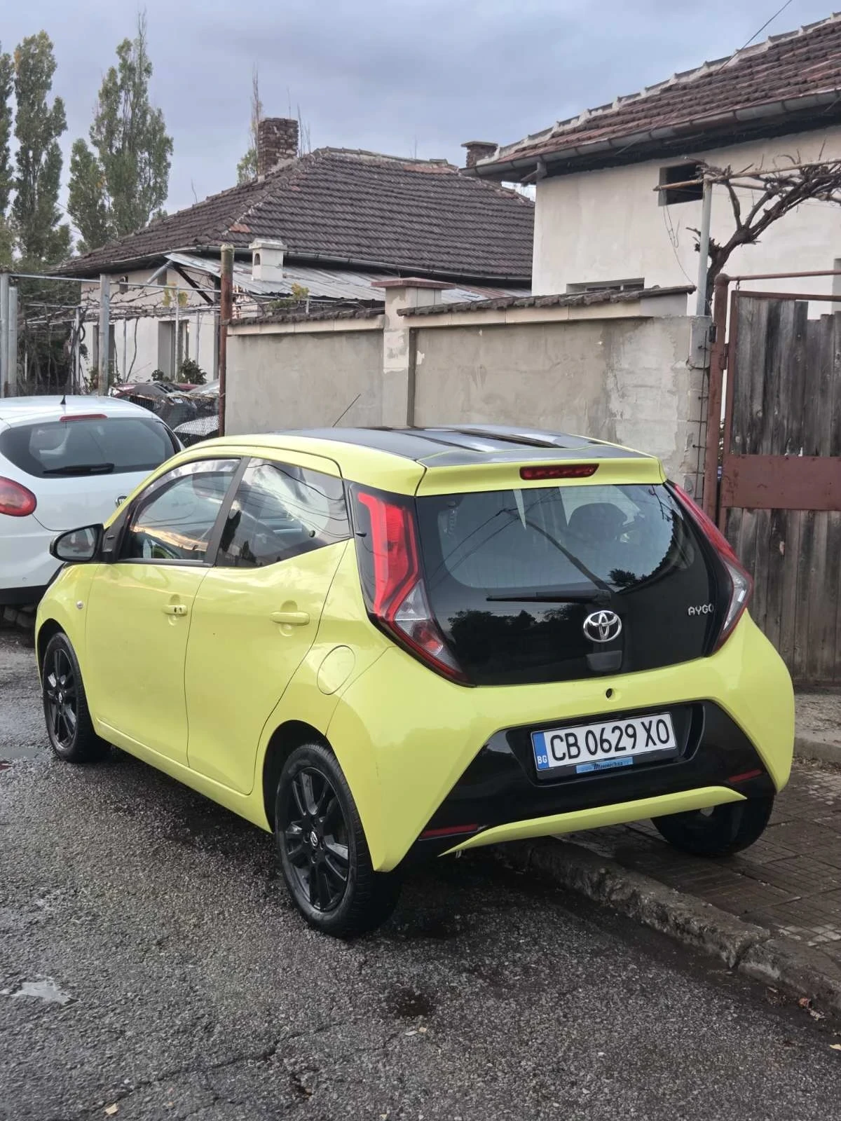 Toyota Aygo 1.0, снимка 4 - Автомобили и джипове - 56502331