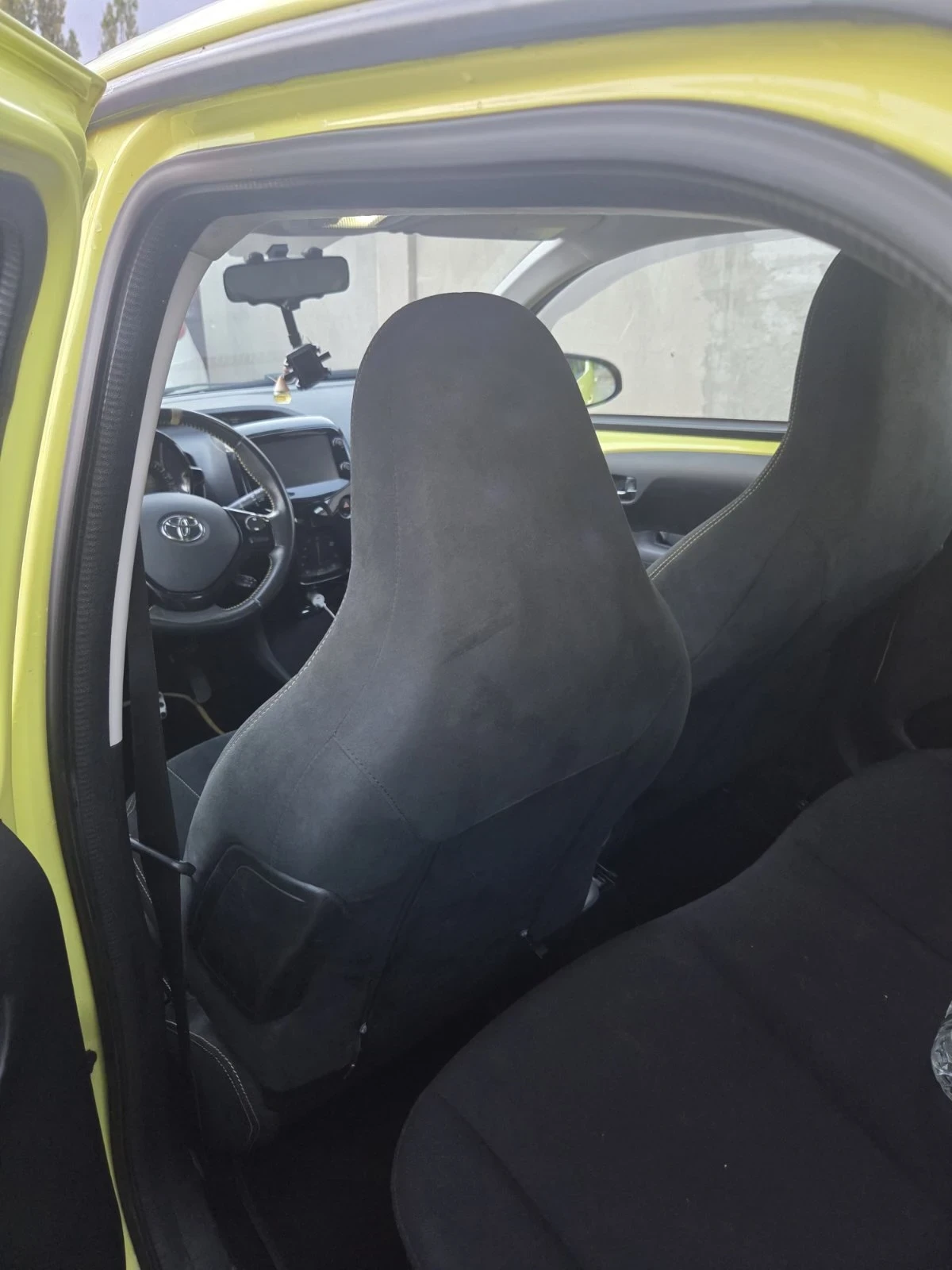 Toyota Aygo 1.0, снимка 14 - Автомобили и джипове - 56502331