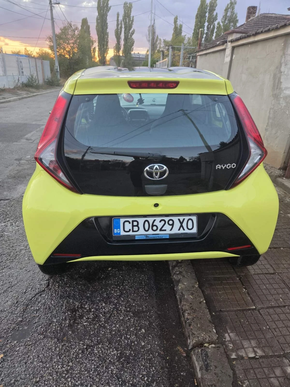 Toyota Aygo 1.0, снимка 6 - Автомобили и джипове - 56502331