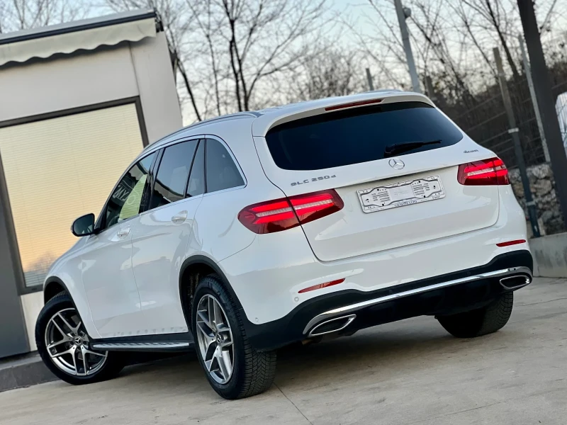 Mercedes-Benz GLC 250 AMG PACKAGE / 9G-TRONIC / 4-MATIC / PREMIUM, снимка 4 - Автомобили и джипове - 52725614