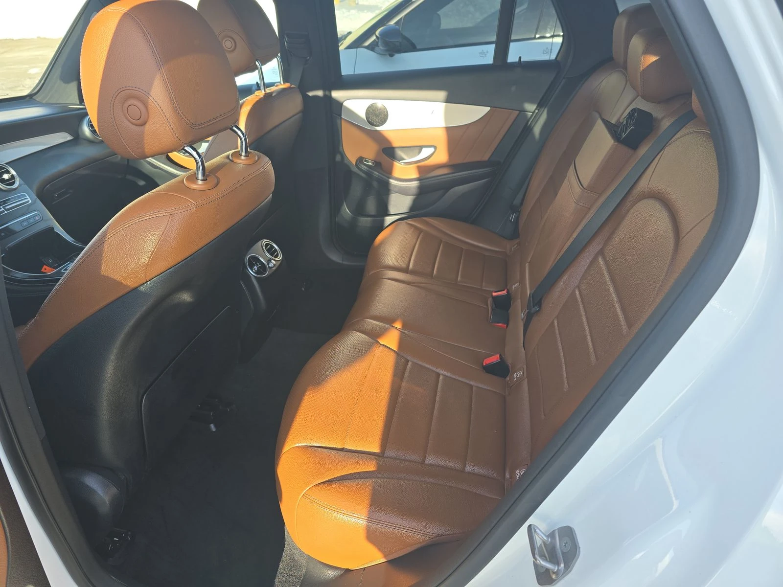 Mercedes-Benz GLC 300 4MATIC, снимка 11 - Автомобили и джипове - 53774055