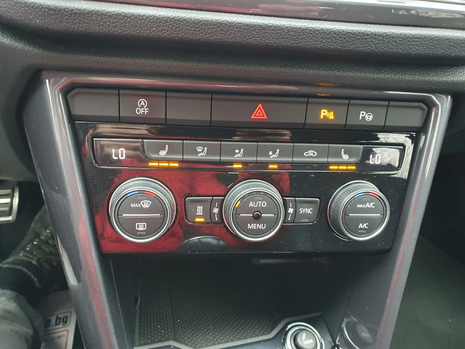 VW T-Roc 1.6 TDI  NAVI PODGREV KAMERA 6 skr. IQ. DRIVE, снимка 11 - Автомобили и джипове - 53889080