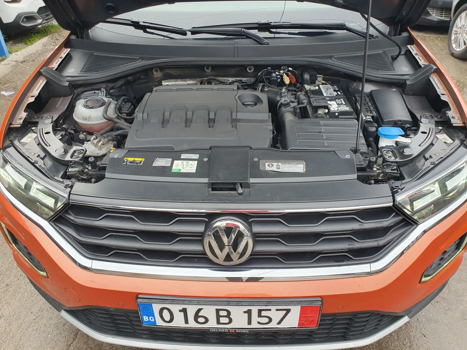 VW T-Roc 1.6 TDI  NAVI PODGREV KAMERA 6 skr. IQ. DRIVE, снимка 15 - Автомобили и джипове - 53889080
