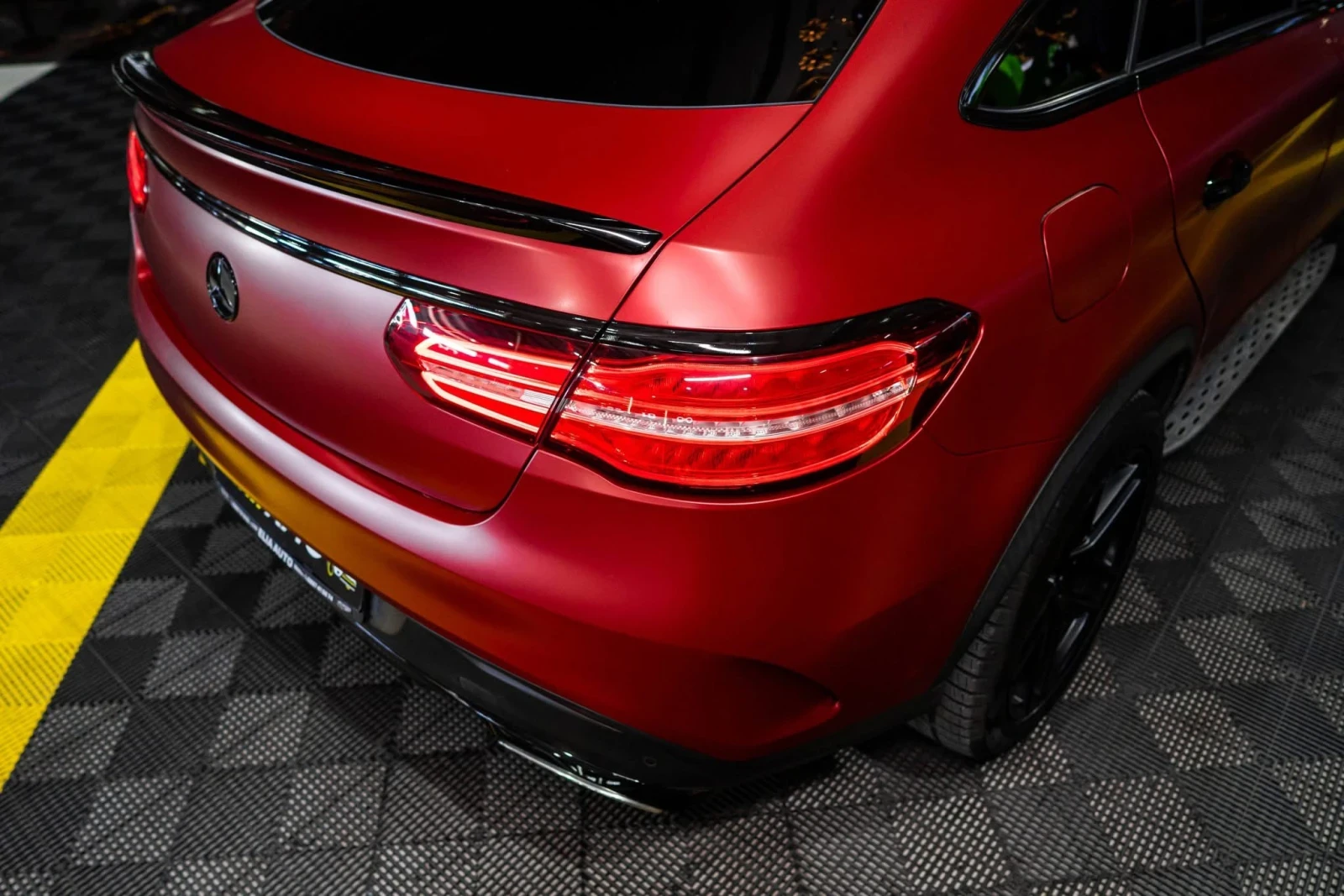 Mercedes-Benz GLE 350 D COUPE 4MATIC AMG LINE LED NAVI ПАНО ЛИЗИНГ 100%, снимка 9 - Автомобили и джипове - 54943607
