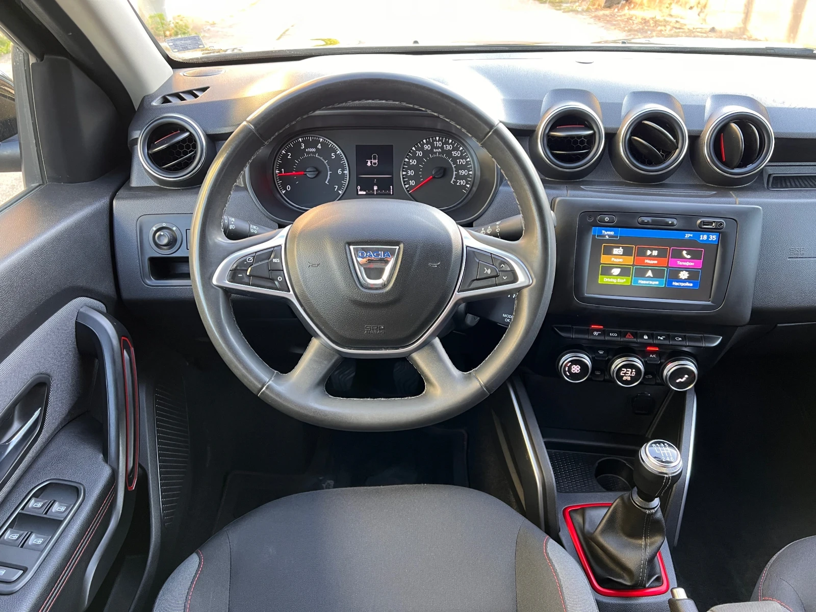 Dacia Duster Techroad 1.3 TCe 150 к.с. , снимка 11 - Автомобили и джипове - 55981451