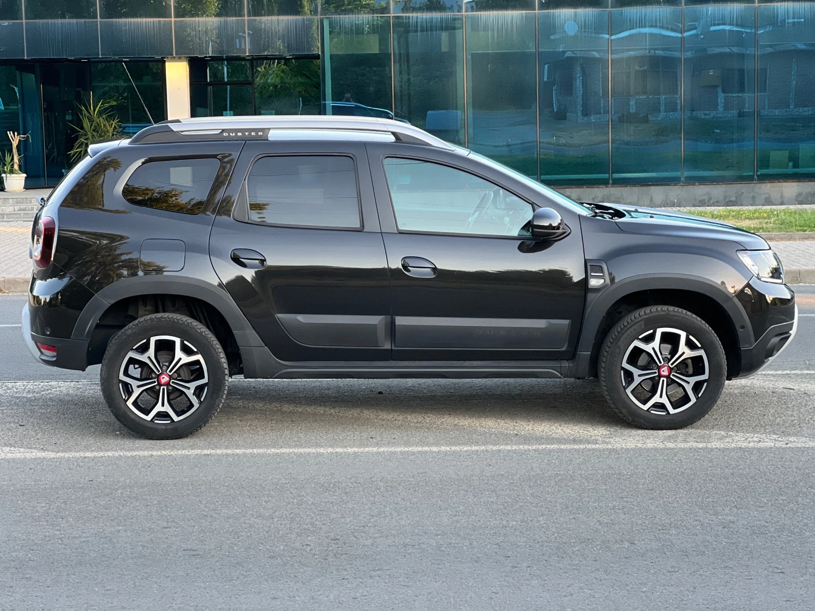 Dacia Duster Techroad 1.3 TCe 150 к.с. , снимка 8 - Автомобили и джипове - 55981451