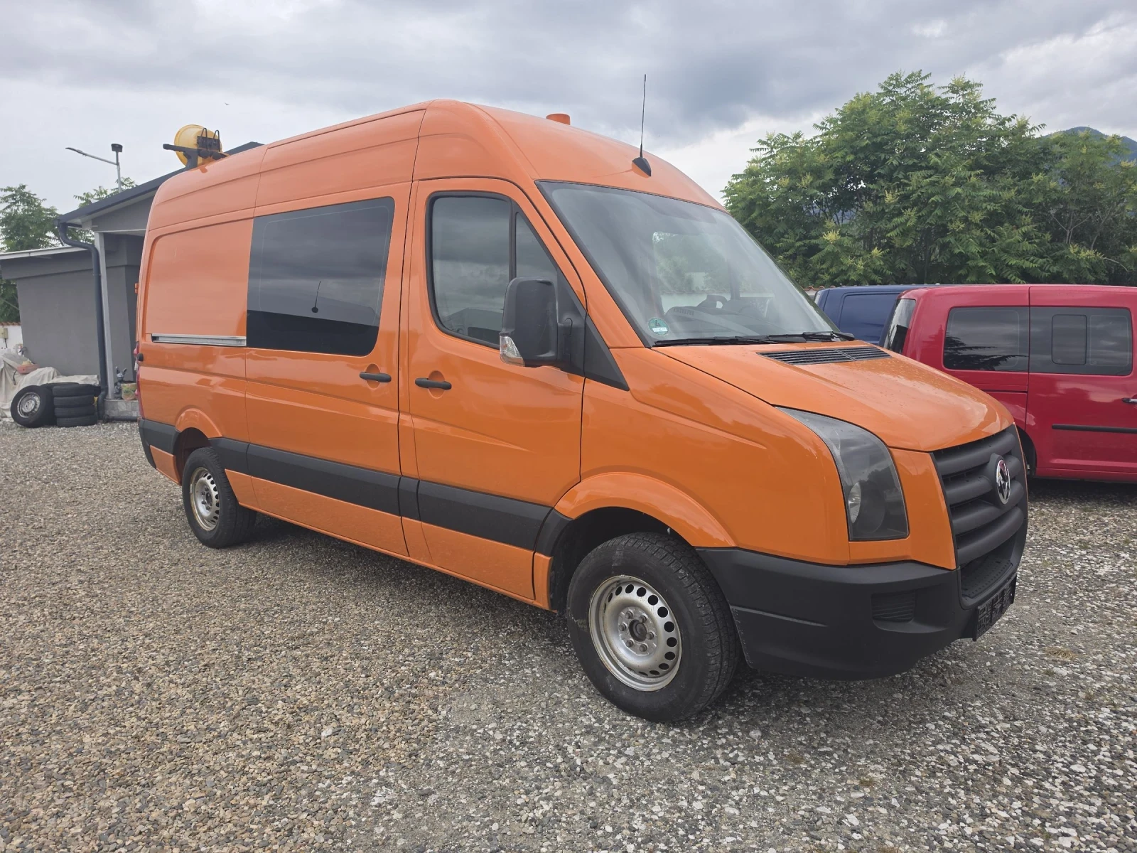 VW Crafter 6 места 2.5TDI, снимка 2 - Бусове и автобуси - 54921884