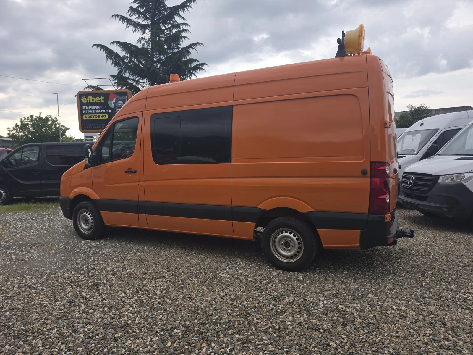 VW Crafter 6 места 2.5TDI, снимка 5 - Бусове и автобуси - 54921884