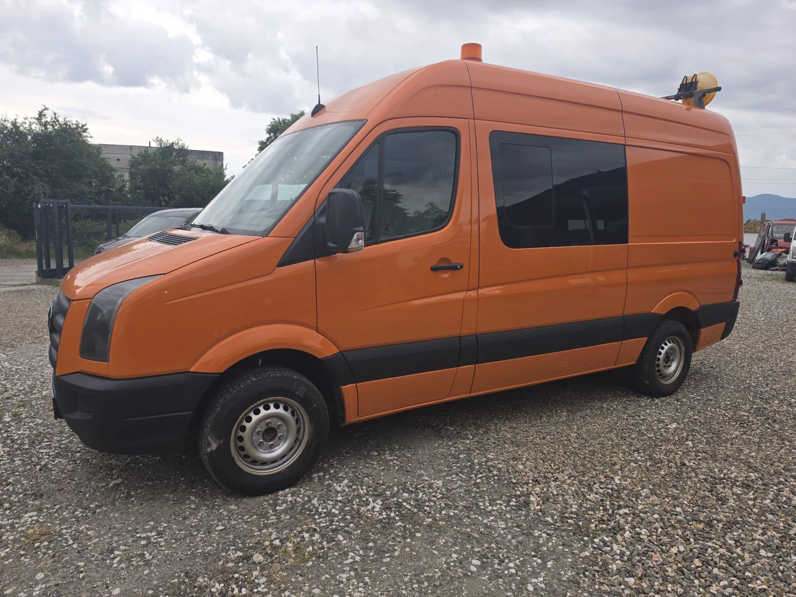 VW Crafter 6 места 2.5TDI, снимка 4 - Бусове и автобуси - 54921884