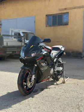 ����� �� �������� �� Honda Cbr F4I 600 Sport