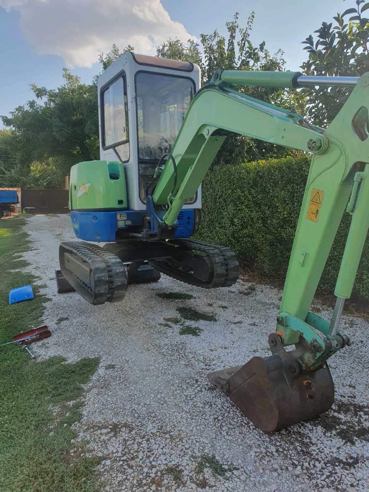 Багер Hitachi IHI EX 30 - изображение 4