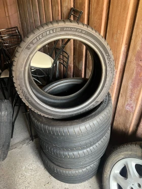      245/40R18