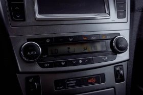 Toyota Avensis 1.6 бензин 132к.с. ТОП! С ГАРАНЦИЯ!, снимка 12