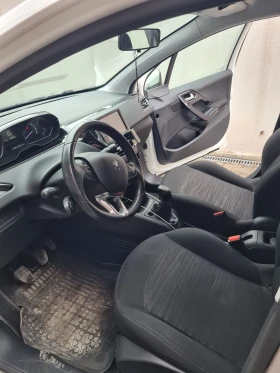 Peugeot 208 1.6 BlueHdi, снимка 10