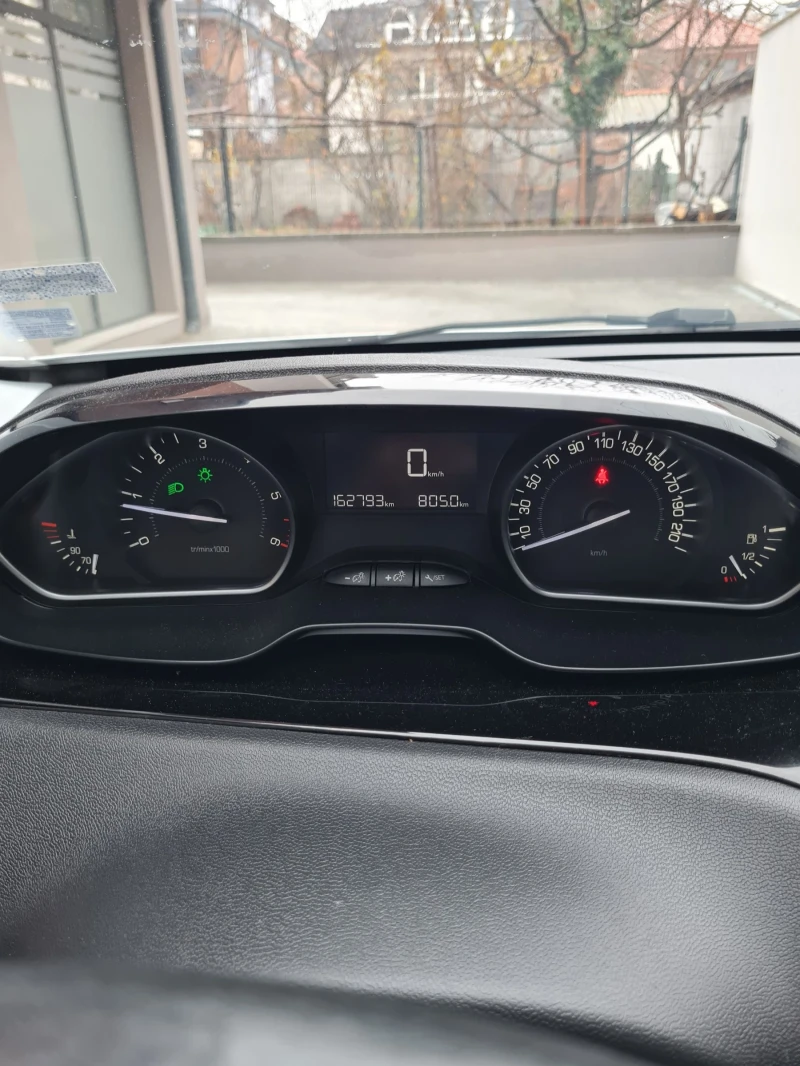 Peugeot 208 1.6 BlueHdi, снимка 7 - Автомобили и джипове - 48164562