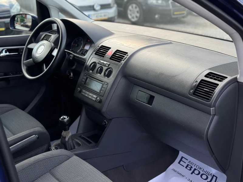 VW Touran 1.9TDI 101кс 6с 7-места КЛИМА МЛЪК-ДАНЪК , снимка 15 - Автомобили и джипове - 49847343