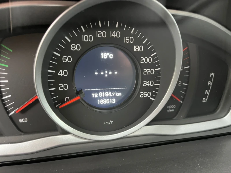 Volvo V70 2, 4 D5-4x4, снимка 11 - Автомобили и джипове - 51832524