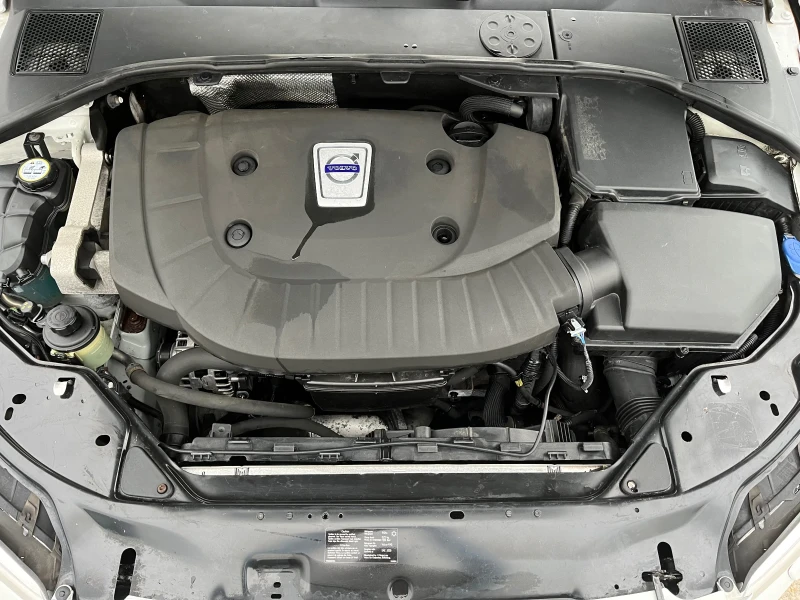 Volvo V70 2, 4 D5-4x4, снимка 17 - Автомобили и джипове - 51832524