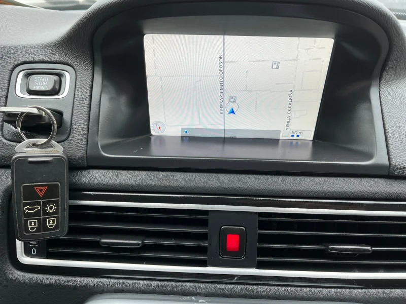 Volvo V70 2, 4 D5-4x4, снимка 12 - Автомобили и джипове - 51832524