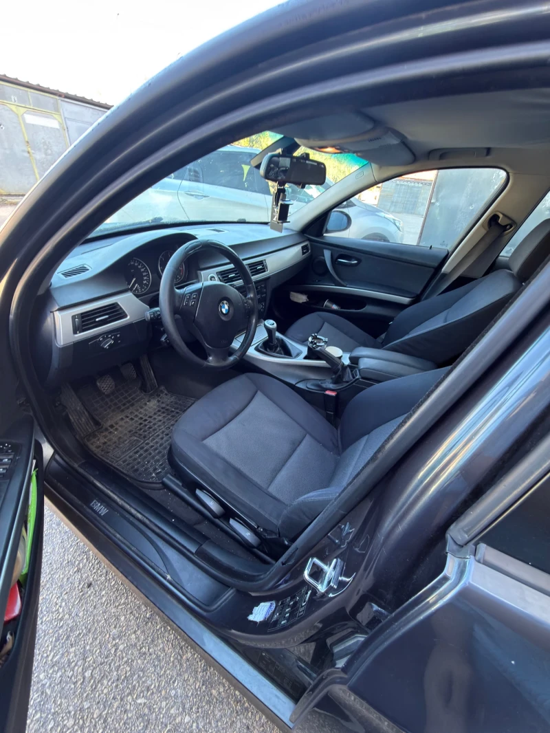 BMW 320, снимка 7 - Автомобили и джипове - 52135980