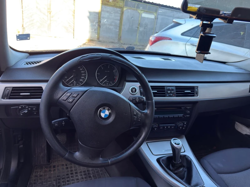 BMW 320, снимка 5 - Автомобили и джипове - 52135980