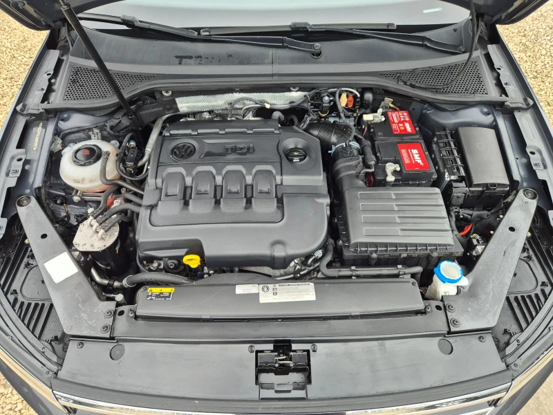 VW Passat 2.0TDI Highline, снимка 17 - Автомобили и джипове - 53085339