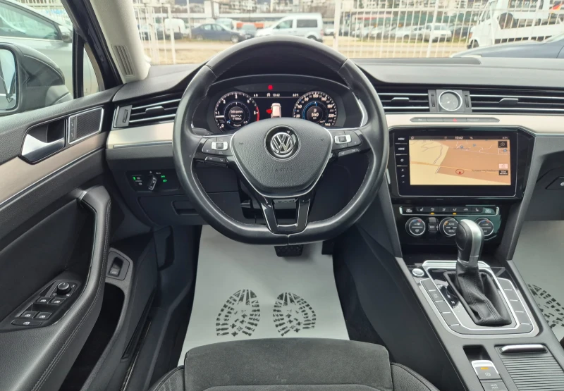 VW Passat 2.0TDI Highline, снимка 10 - Автомобили и джипове - 53085339
