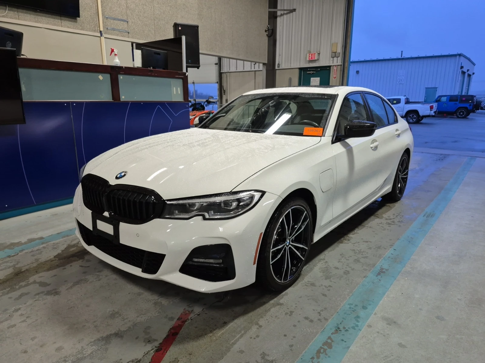 BMW 330 E 2.0 XDRIVE, снимка 1