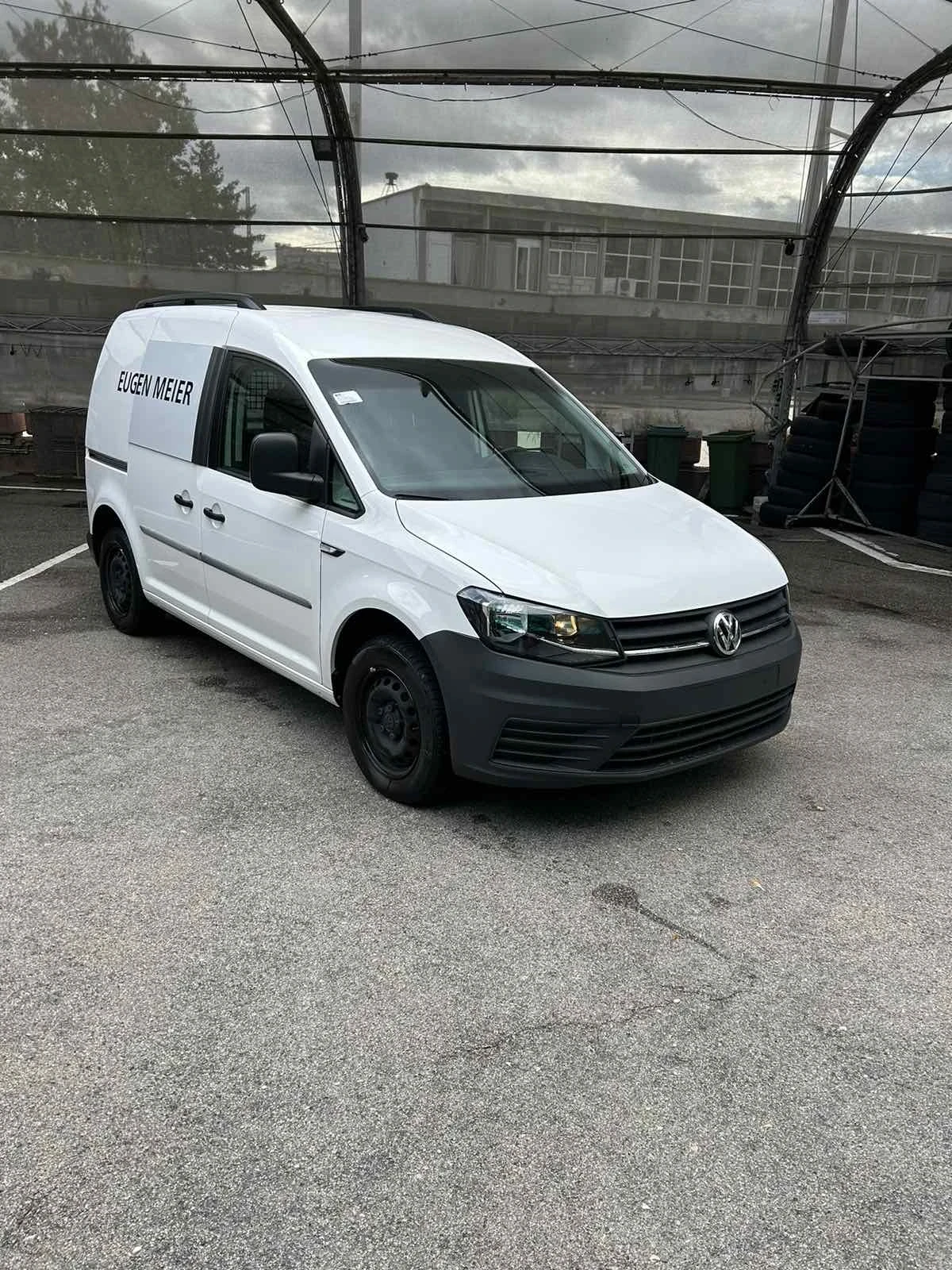 VW Caddy 2.0 TDI SWISS - изображение 3