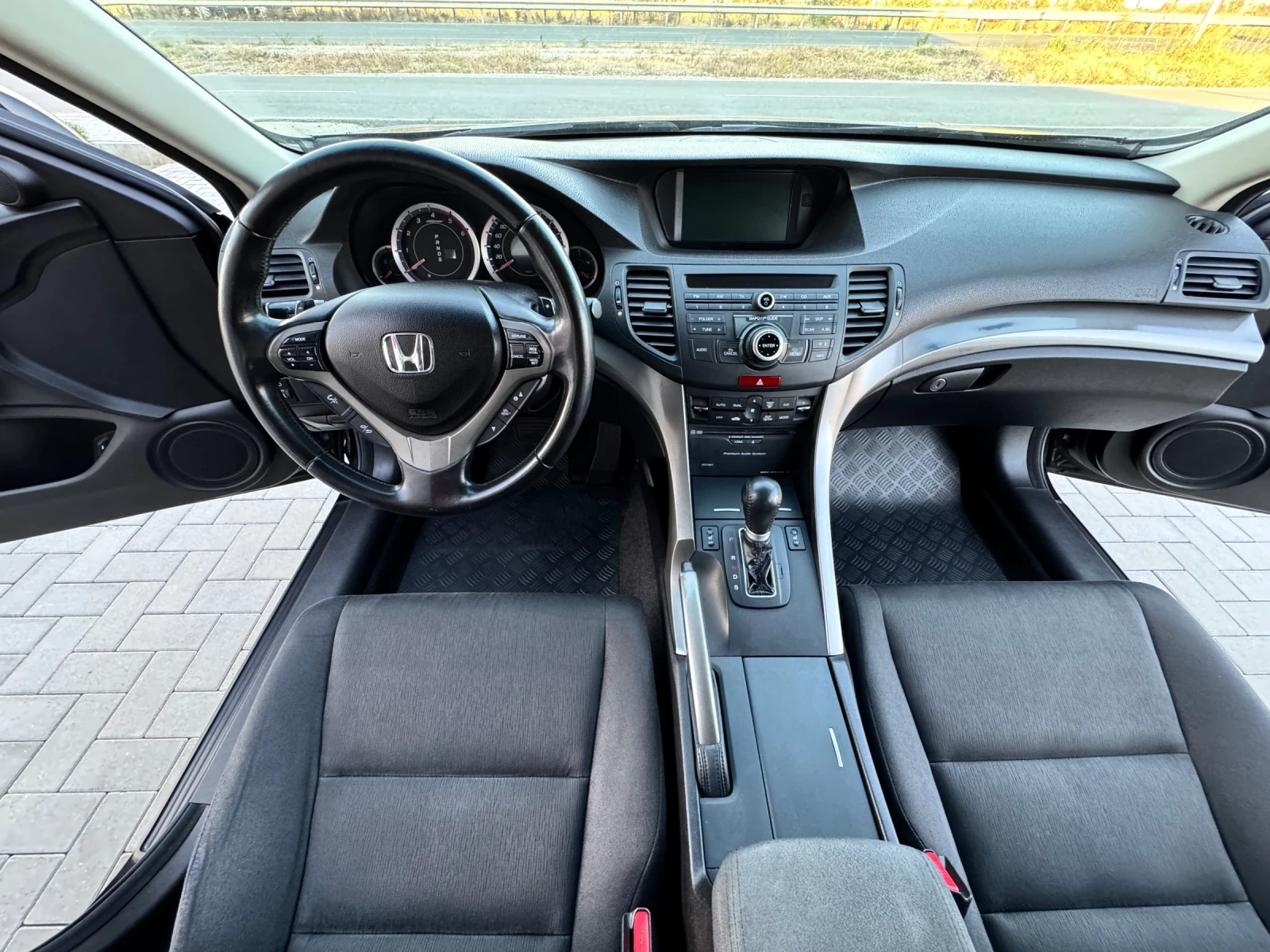 Honda Accord 2.2 i-DTEC 150к.с AVTOMAT / NAVI / CAMERA  - изображение 9