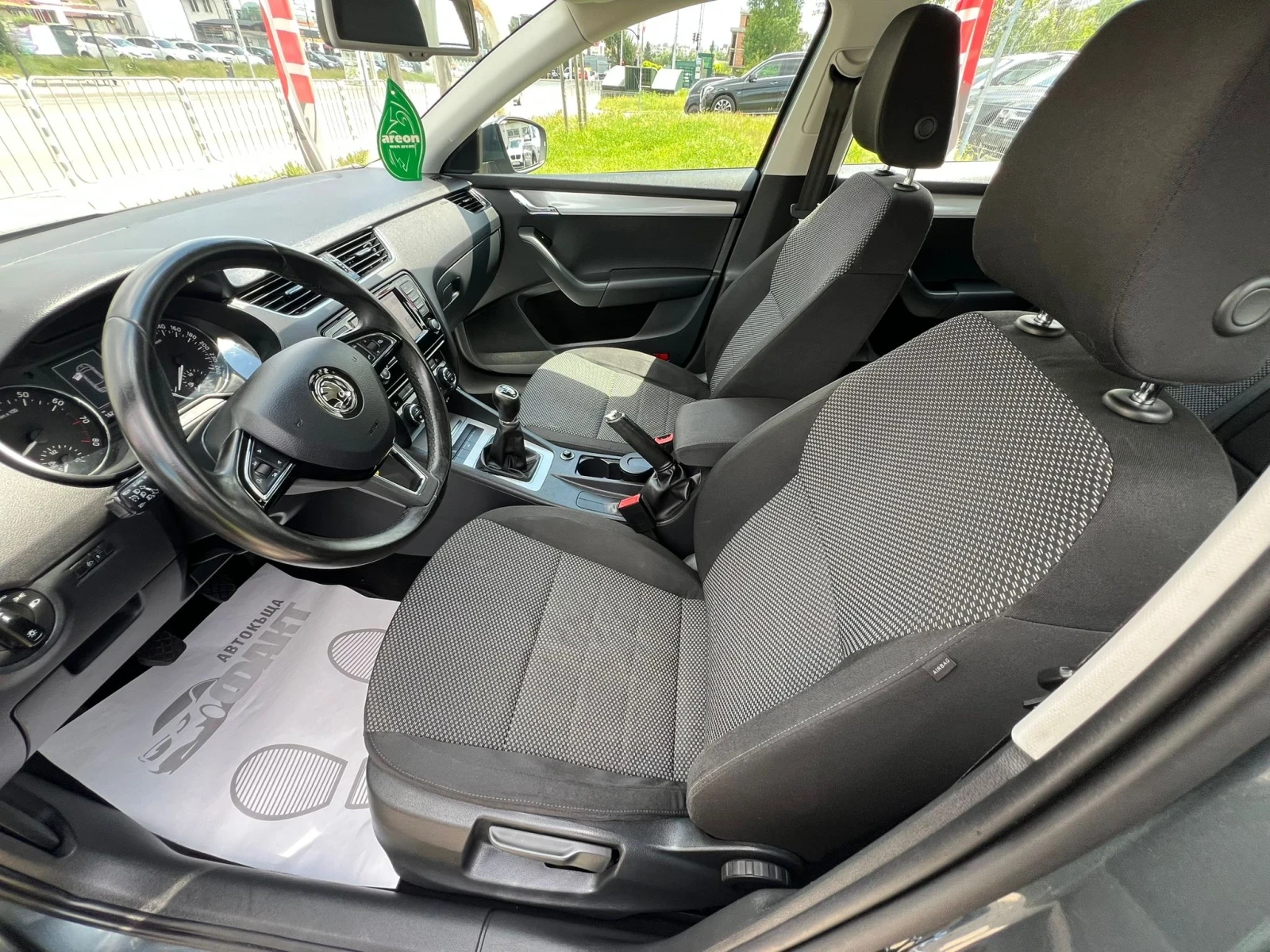 Skoda Octavia 1.4i/G-TEC/NAVI/РЕАЛНИ КМ ! ! !  - изображение 7