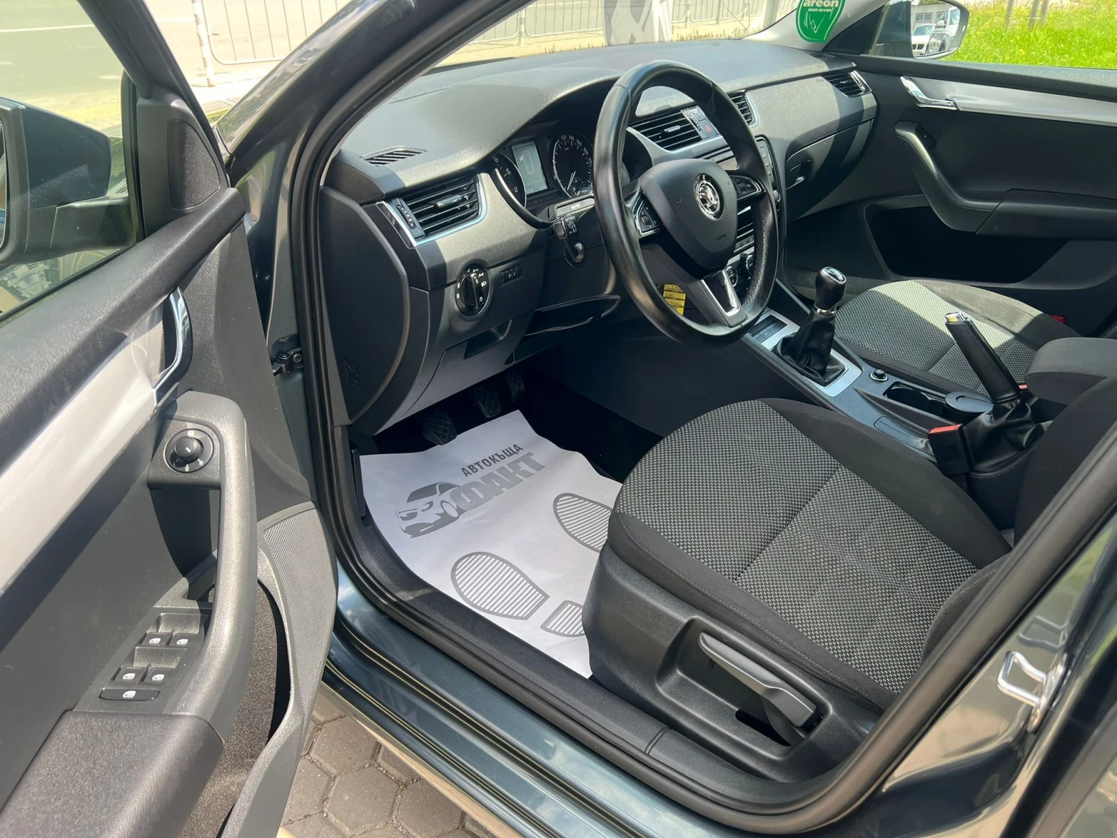 Skoda Octavia 1.4i/G-TEC/NAVI/РЕАЛНИ КМ ! ! !  - изображение 6