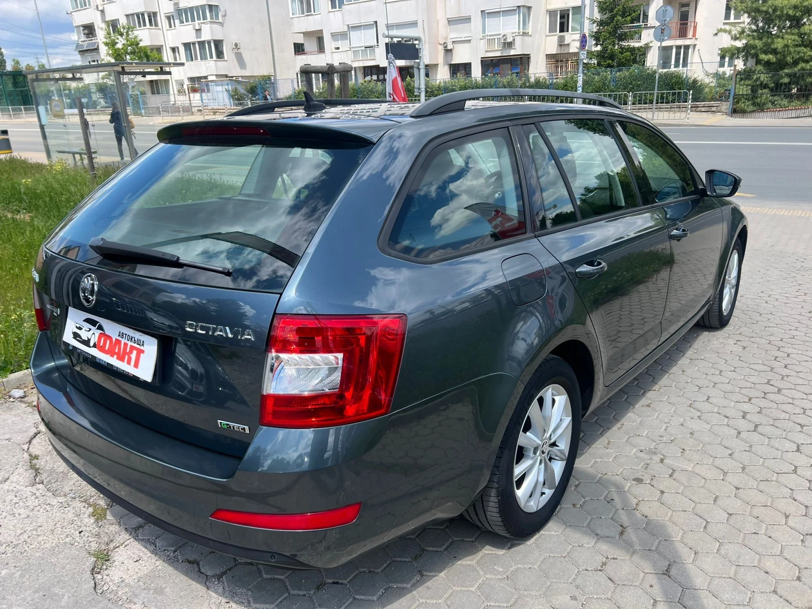 Skoda Octavia 1.4i/G-TEC/NAVI/РЕАЛНИ КМ ! ! !  - изображение 4