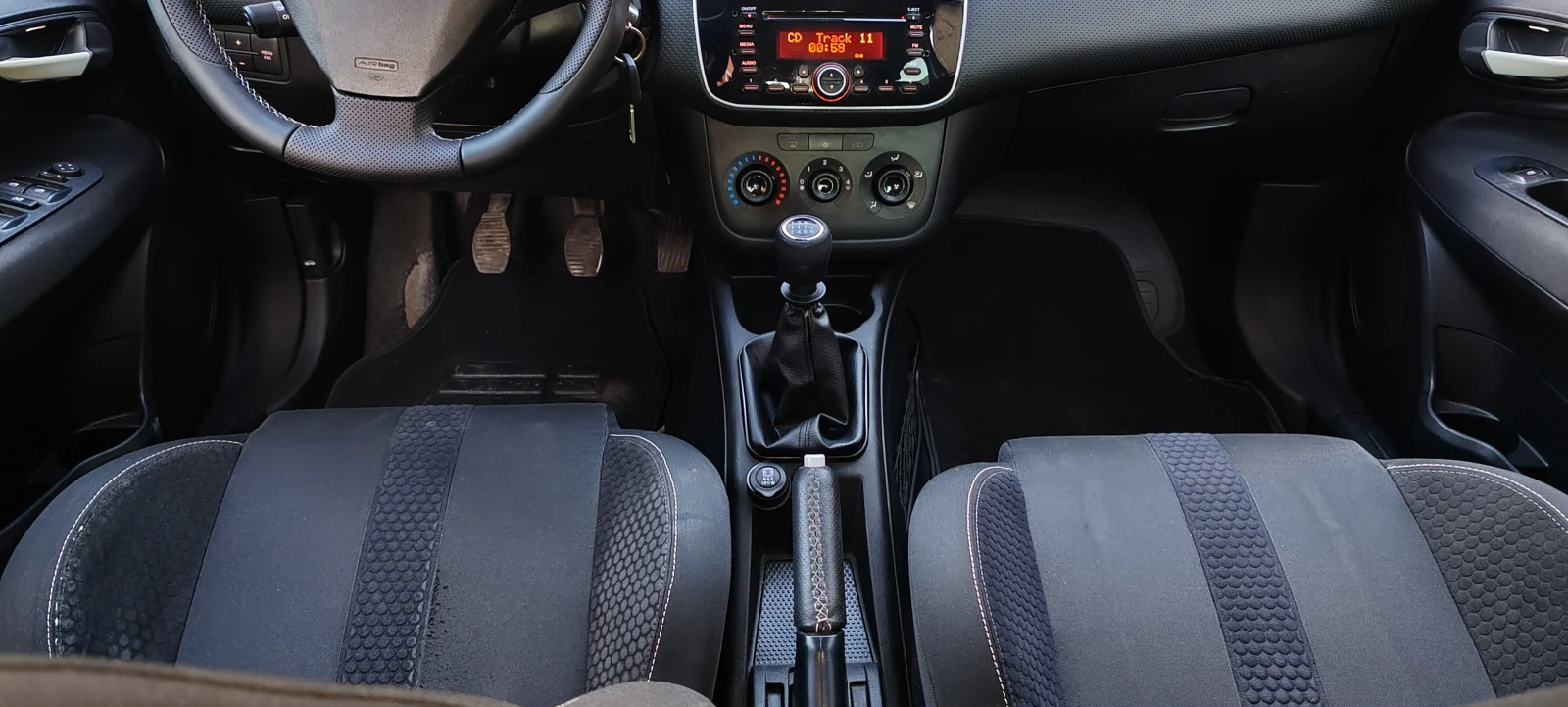 Fiat Punto 1.4 6sk. EVO - изображение 10
