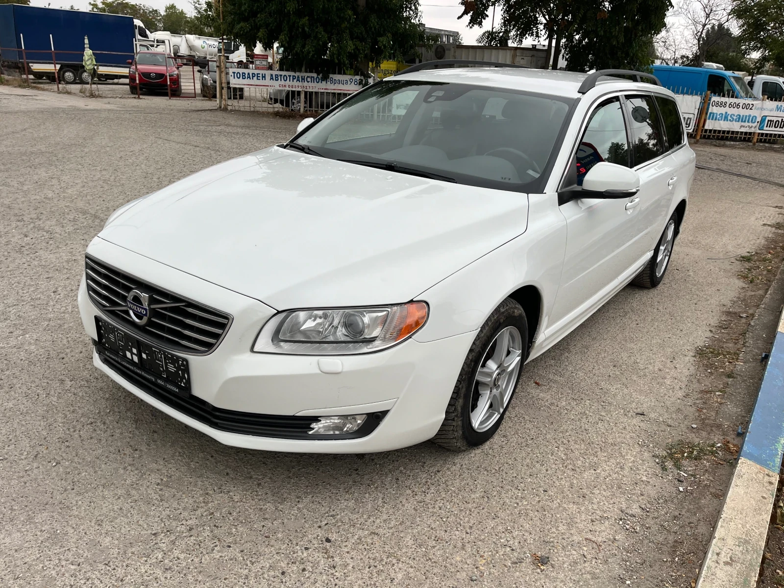 Volvo V70 2, 4 D5-4x4 - изображение 2