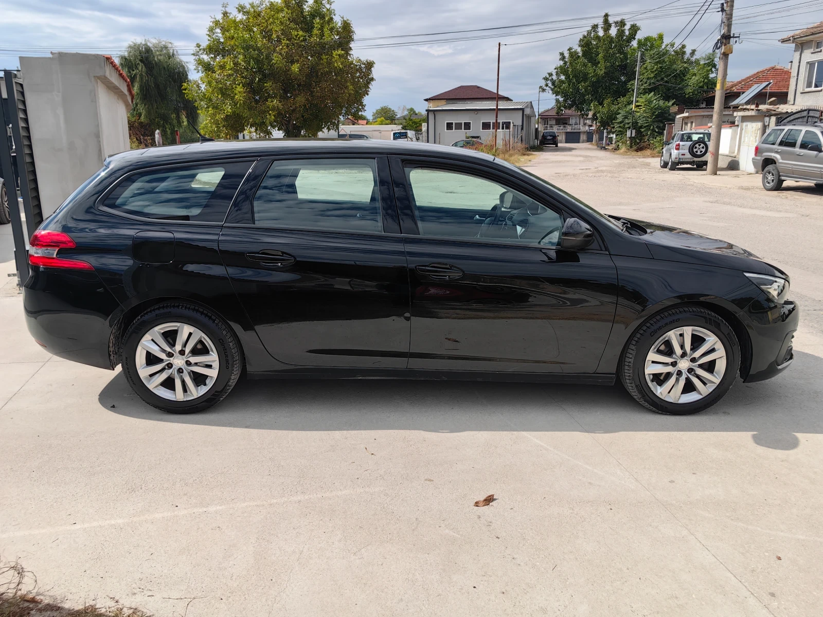 Peugeot 308 1.5D SW Active Автомат - изображение 9